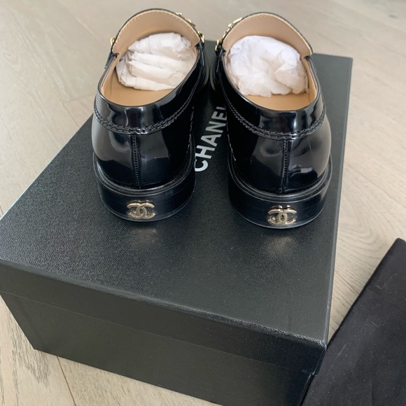 Chanel Chain Patent Leather Loafers - Picture 3 of 6